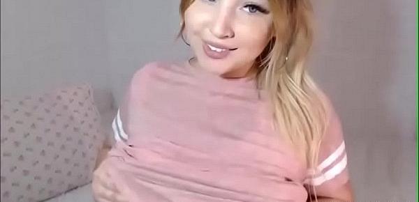  Jasmin girls flashing tits during free webcam shows
